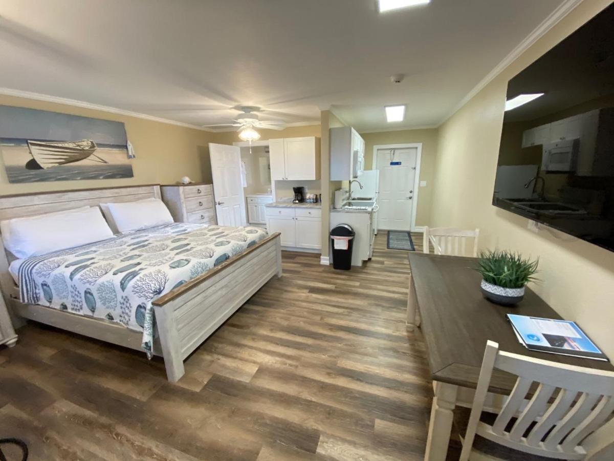 Caribbean Shores Waterfront Resort Jensen Beach Exterior photo