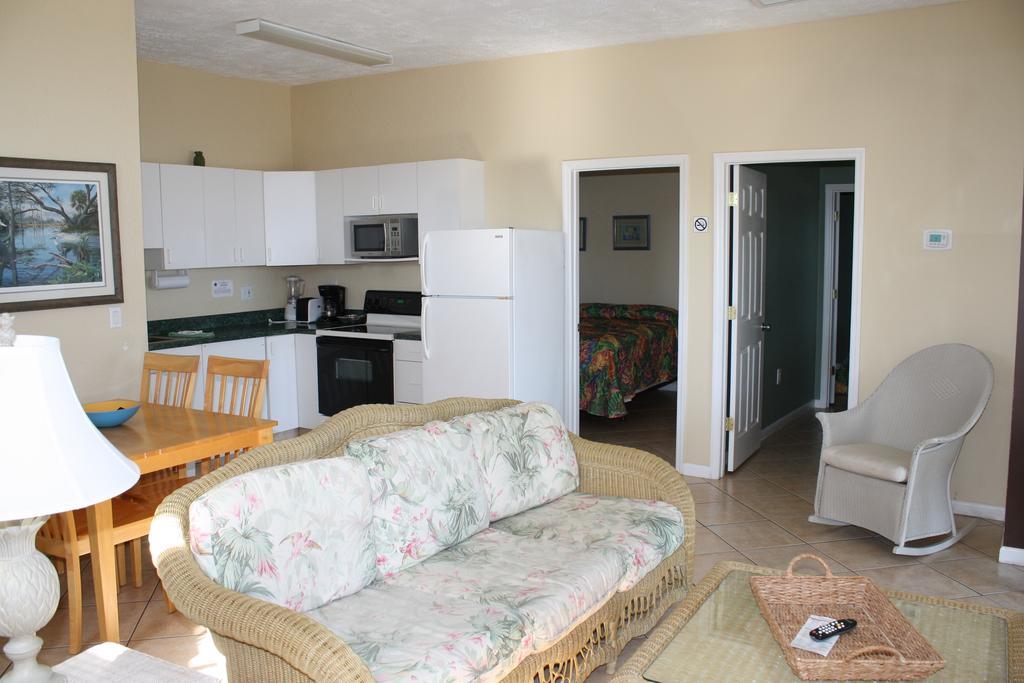 Caribbean Shores Waterfront Resort Jensen Beach Exterior photo