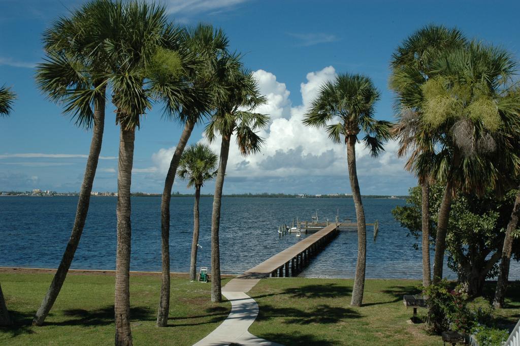 Caribbean Shores Waterfront Resort Jensen Beach Exterior photo