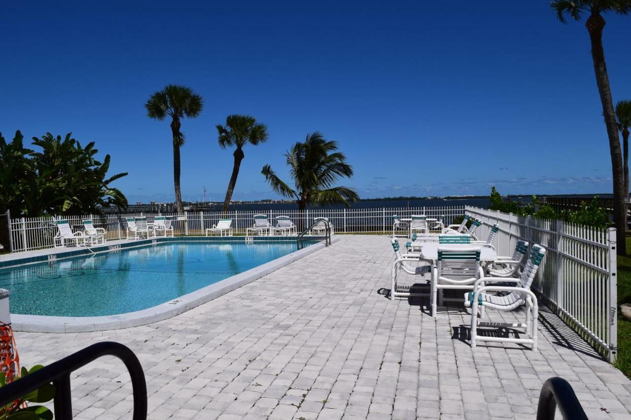 Caribbean Shores Waterfront Resort Jensen Beach Exterior photo